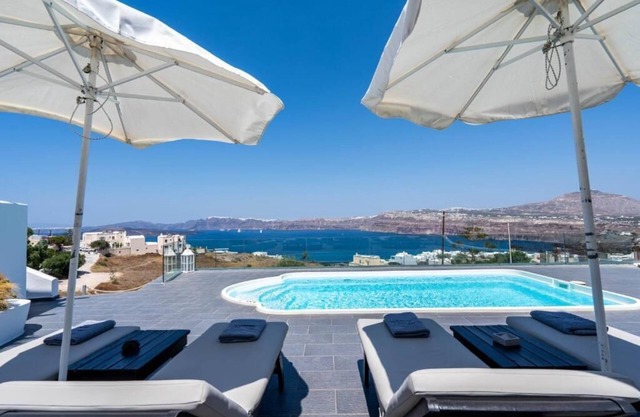 The Zen Villa with Caldera View and Swimming Pool