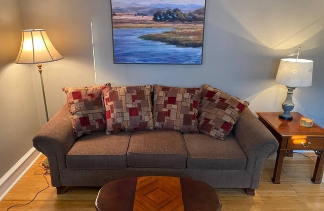 This apartment is a 2 bedroom(s), 1 bathrooms, located in Bryn Mawr, PA.