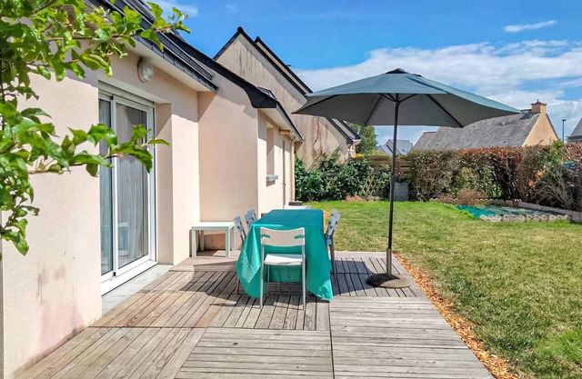 This beautiful and friendly vacation home welcomes you in Trégueux.