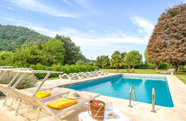 This beautiful, homely vacation home at the foot of the Colli Euganei is an ideal starting point for