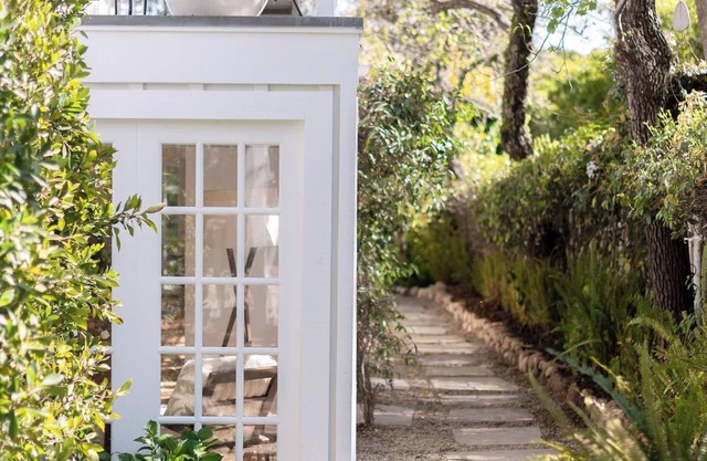 This duplex is a 2 bedroom(s), 2 bathrooms, located in Montecito, CA.