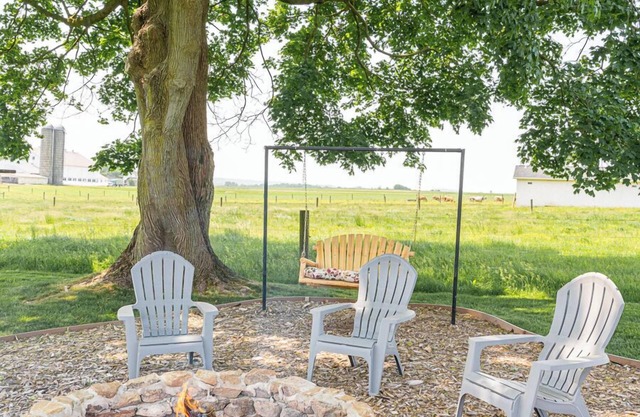 This house is a 4 bedroom(s), 2.5 bathrooms, located in Honey Brook, PA.