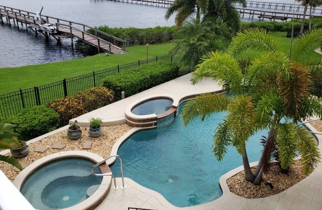 This house is a 6 bedroom(s), 4.5 bathrooms, located in Port Charlotte, FL.