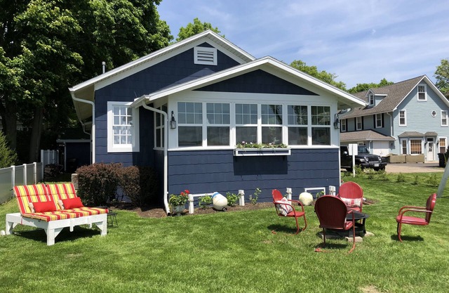 This Incredible Lakefront Getaway on Delavan Lake