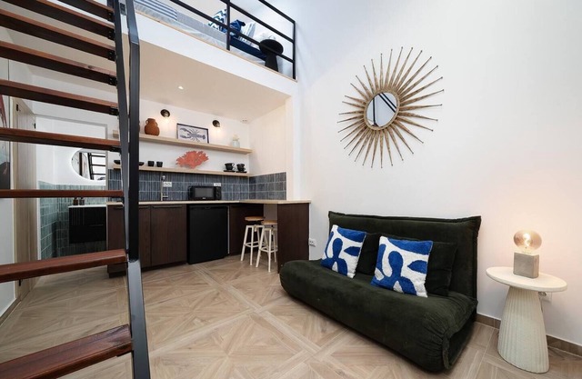 This tiny house is a 1 bedroom(s), 1 bathrooms, located in Portimão, Faro.