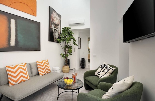 This townhouse is a 2 bedroom(s), 1 bathrooms, located in Portimão, Faro.