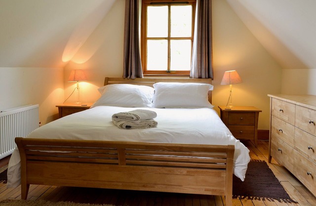 This traditional cottage is in a peaceful location, with the coast just 20 miles away.