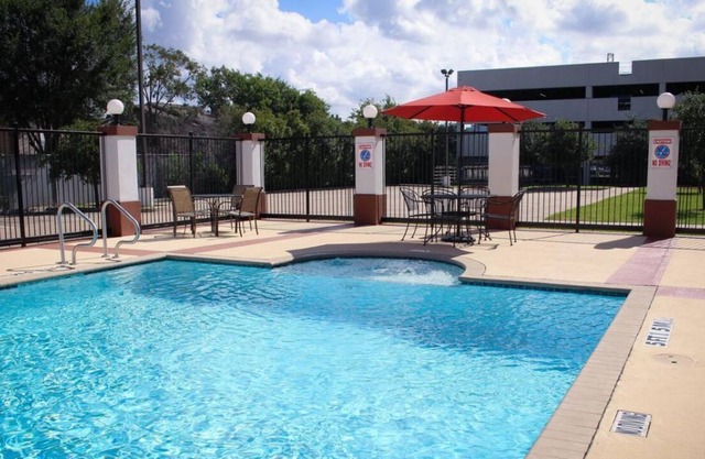 Three Comfy Suites, Close to Attractions