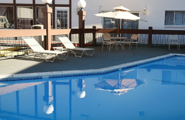 Thunderbird Motel