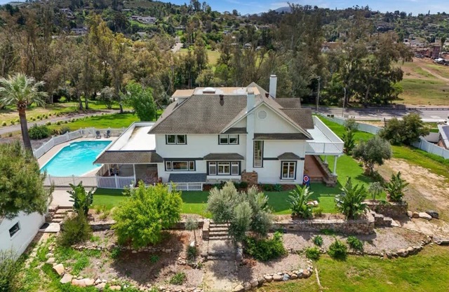 Timeless Retreat - Pool | Fire Pit | Family Haven