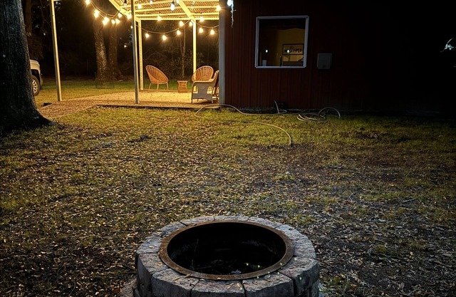 Tiny Cabin for Two: Fire Pit & Stargazing Nights