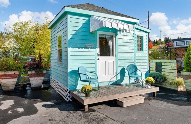 Tiny Digs Rock N Roll House
