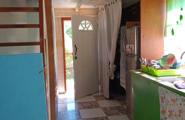 Tiny House 2 -bedroom Cabin with AC, WiFi, Close to beach and more in Negril JM.