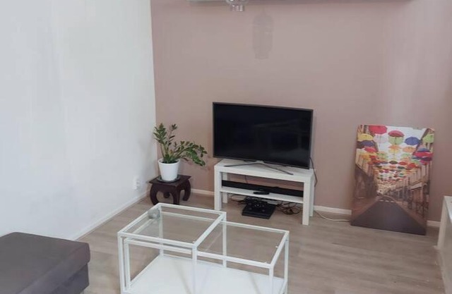 Tiny house with jacuzzi 5min from beach & F1 circuit