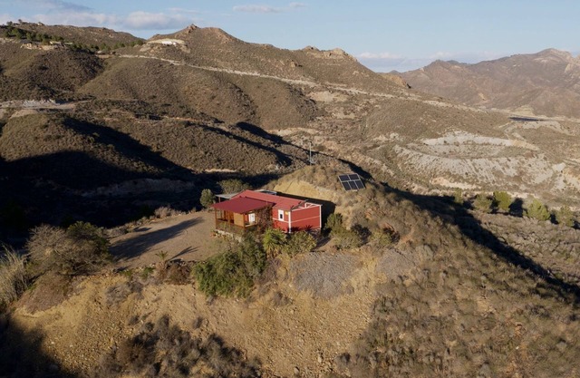 Tinyhouse Maria, in the middle of quiet nature with panoramic view, 13KM to the sea.