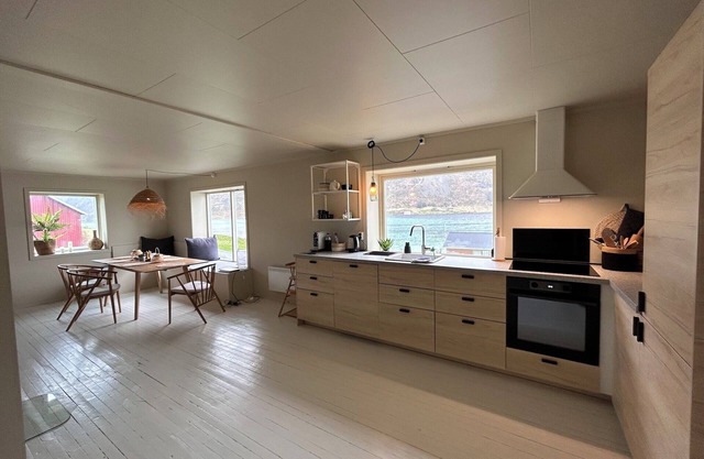 tnCasa Lofoten privat and quiet with beach