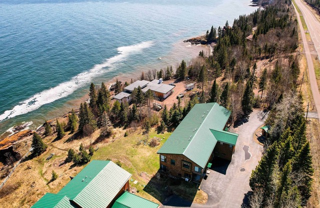 Tofte Escape w/ Balcony & Lake Superior Views