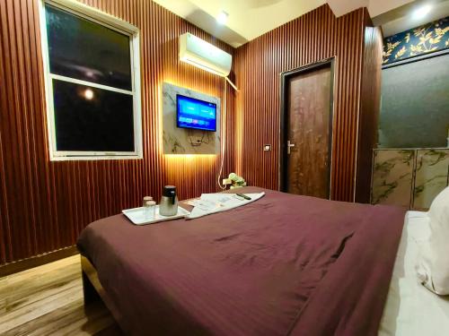 Tom stay - 10 min Walking Distance Nizamuddin Railway Station