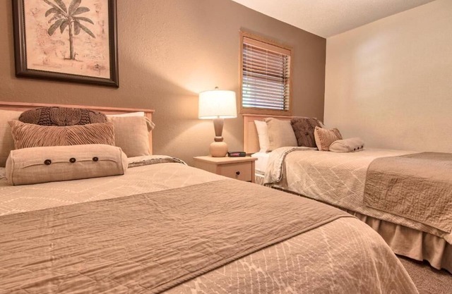 Top Family Resort on Indian Point on Table Rock Lake in Branson, Mo