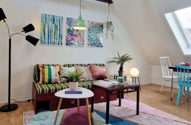 Top Floor Close to Grieg Hall and Town Square