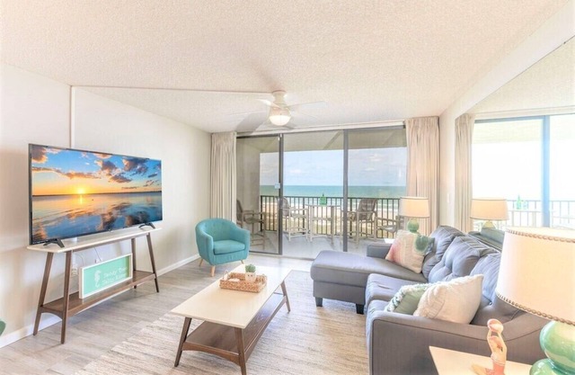 Top Floor DIRECT View | Gorgeous Sunny Oasis on the Beach!
