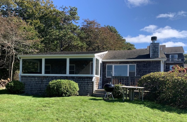 Topside Cottage with private beach access!