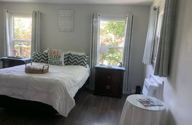 Totally Private Studio - Private Entry - Newly Renovated - fits 3 people