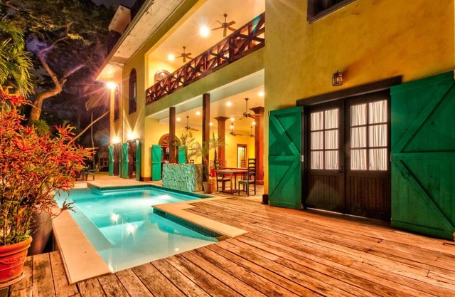 Toucan Suite @ Mahogany Hall