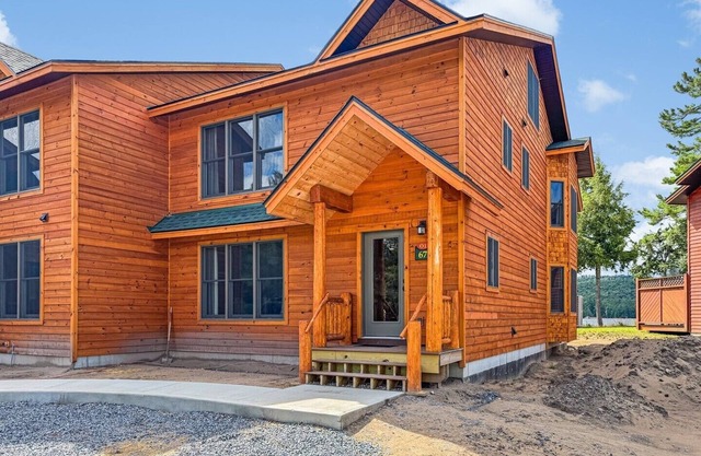 Townhome O1 - Luxury Waterfront Home on 4th Lake