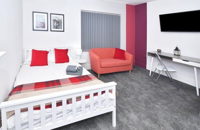 Townhouse @ 42 Minshull New Road Crewe - Double