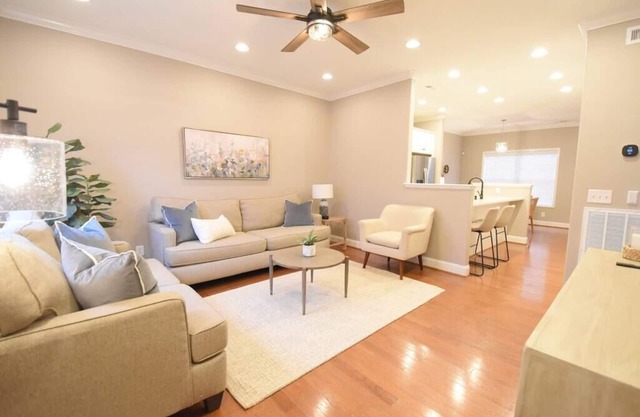 Townhouse Downtown - West Side