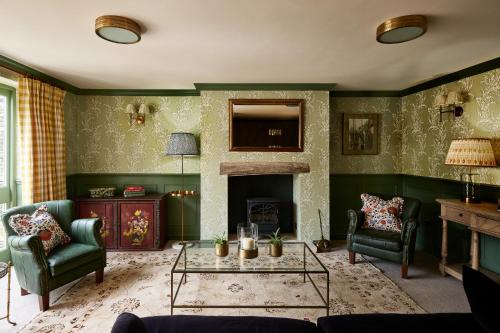 Townhouse Suites- Abbey Row