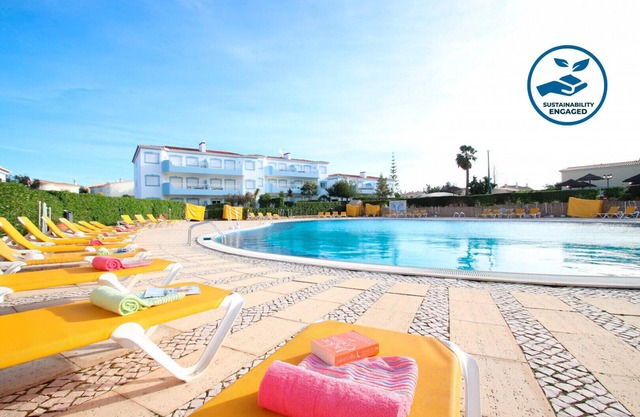 Townhouse w/Pool & Games in Oasis Parque