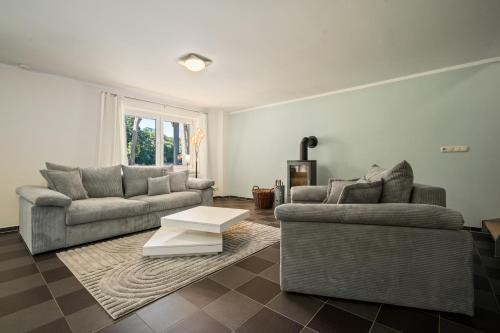 Träumerei mit Kamin und großzügigem Garten