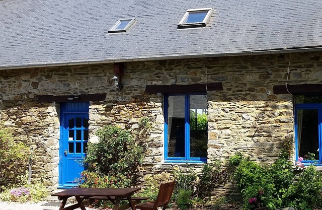 Traditional Farmhouse Gite at the heart of Brittany (Sleeps 1-5 in 2 Bedrooms)