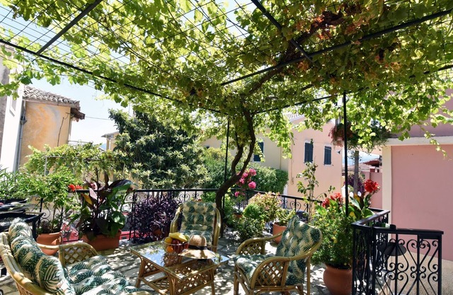 Traditional Greek Maisonette in Antiperni village