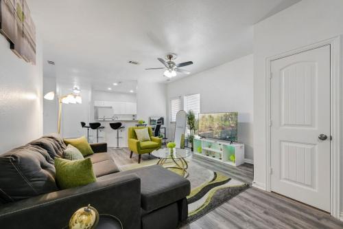 Tranquil 3BR I Free Parking I Workspace