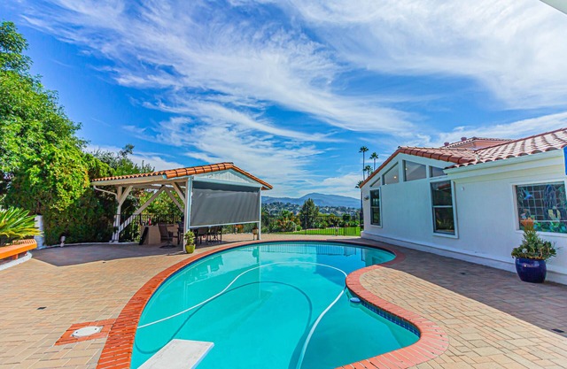 Tranquil 4BR/3BA Home with Pool/Vineyard.