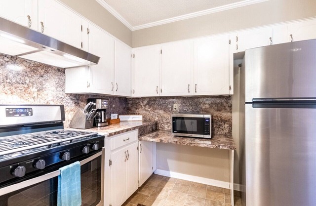 Tranquil Duplex w/Spacious Living in Peaceful Area