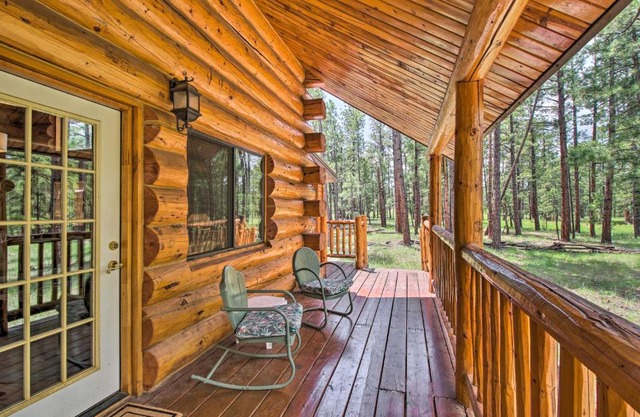 Tranquil Mountain Cabin in Greer with Game Room!