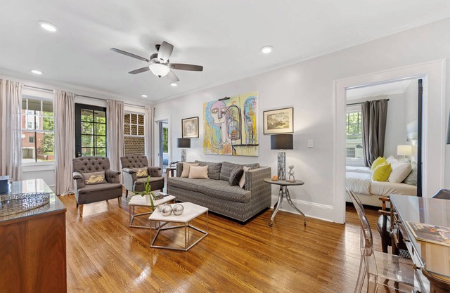 Tranquil Myers Park 2BR King Condo | Porch