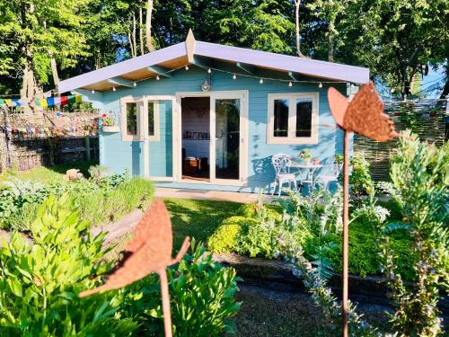 Tranquil Norfolk Log Cabin - Stunning Rural Sunset Views