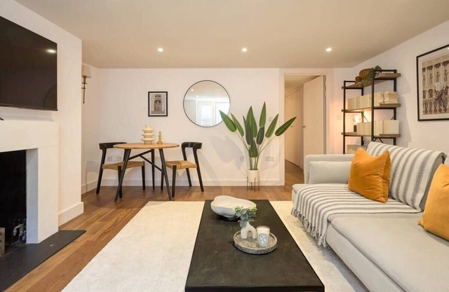 Tranquil & Quiet St John's Wood Apartment