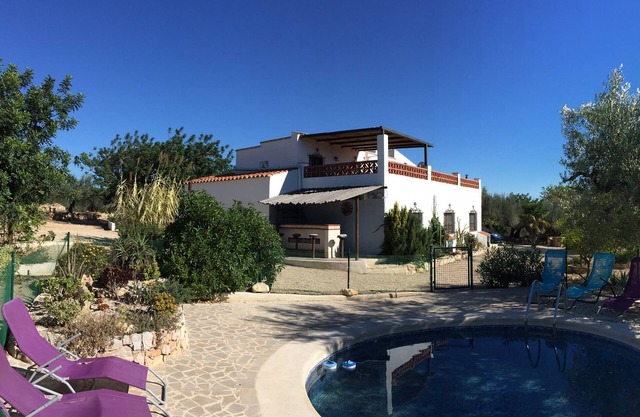 Tranquil rural property set in olive groves overlooking the sea, with free Wi-Fi