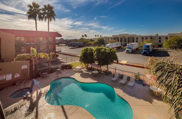 Travelers Inn