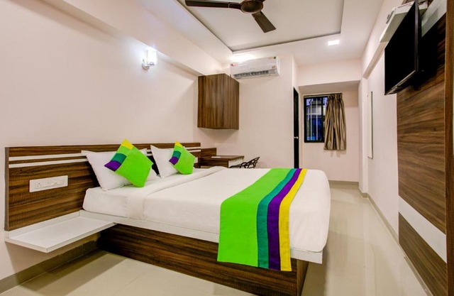 Treebo Kings Inn Vashi