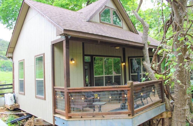 Treehouse 5 - Robins Roost