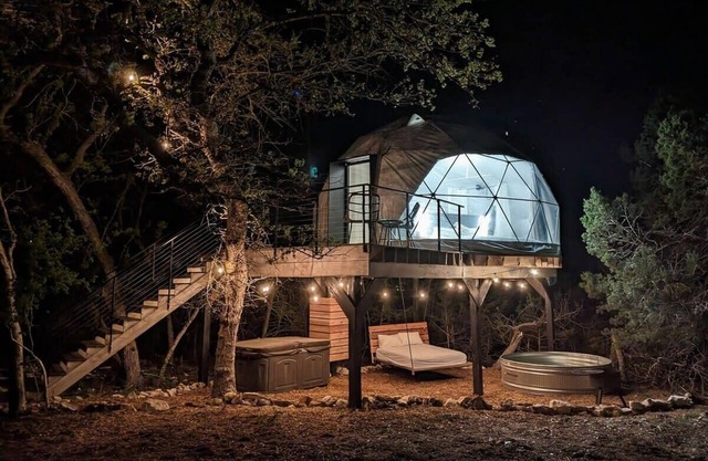 Treehouse! Serenity Dome With Private Hot Tub!