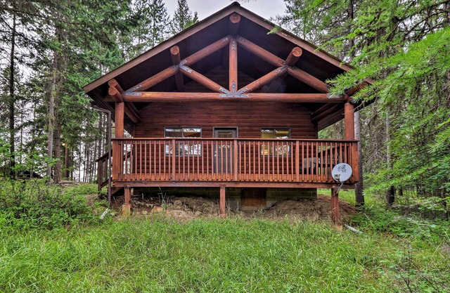 Trego Cabin w/Mountain Views & Lake Access!