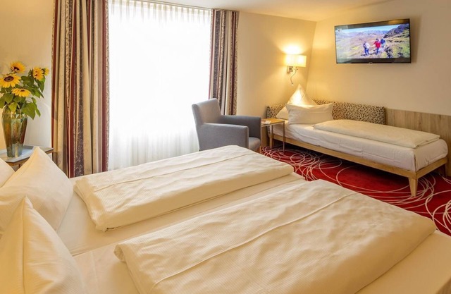 Triple room with WC - Hotel Löwengarten